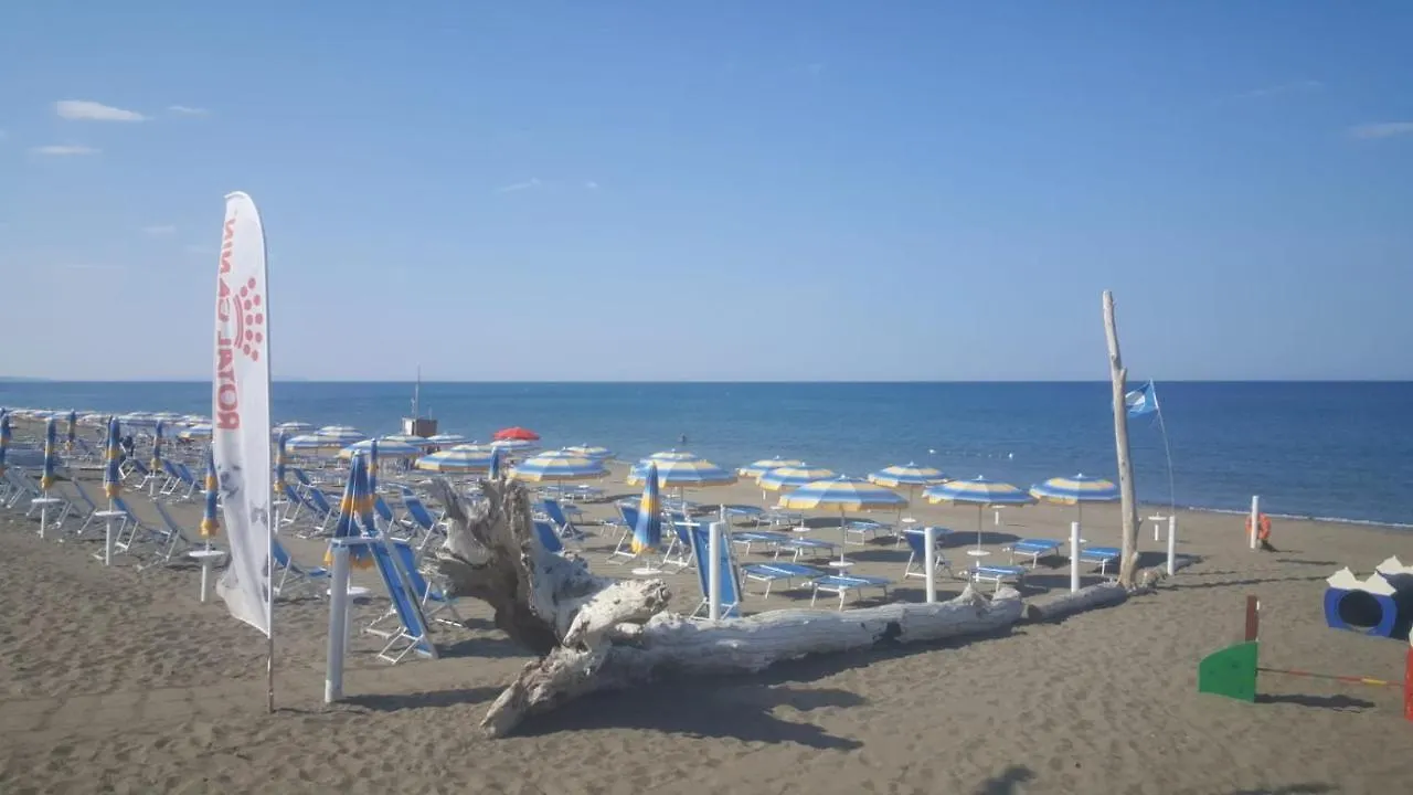 Happy Camp Mobile Homes In Camping Free Beach Marina Di Bibbona