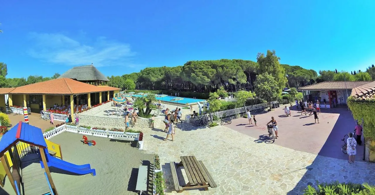 Happy Camp Mobile Homes In Camping Free Beach Marina Di Bibbona Italy